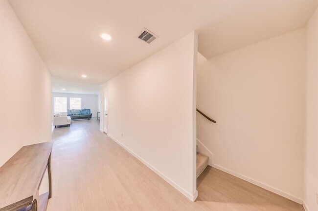 Building Photo - 18208 Pontecorvo Ln