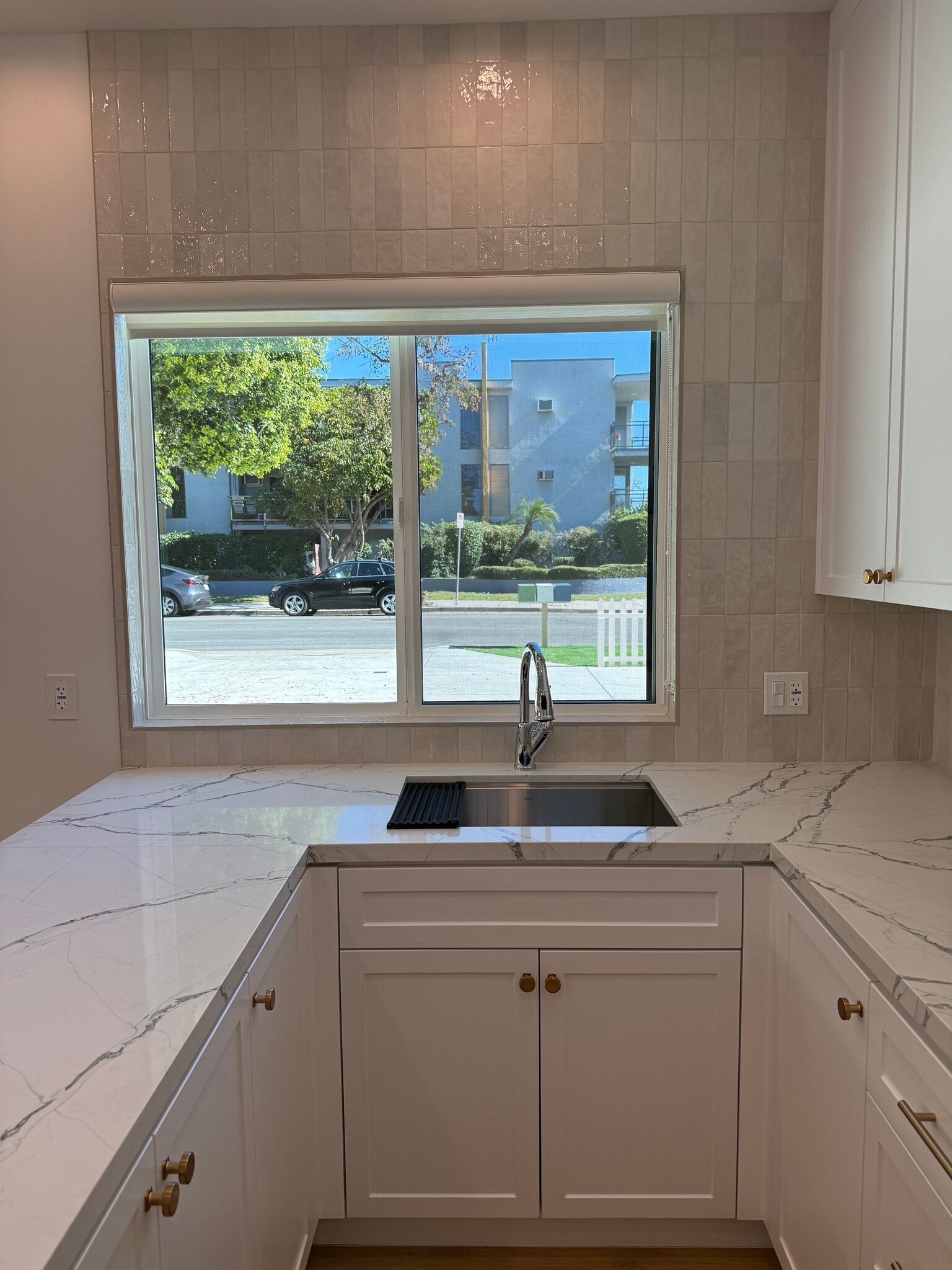 Building Photo - 6641 Glade Ave