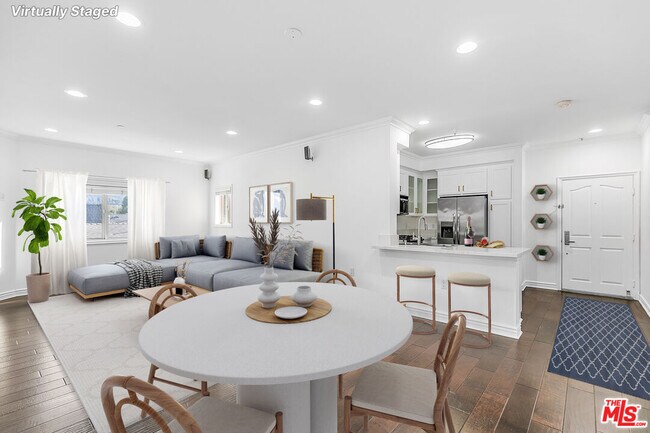 Primary Photo - 11504 Moorpark St