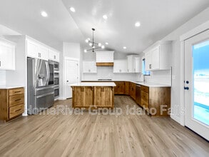 Building Photo - 1462 N 825 E