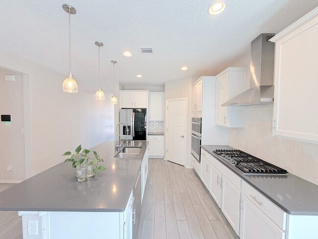 Building Photo - Modern 3 Bedroom Los Lunas Home with Refrigerated Air. Near I-25!