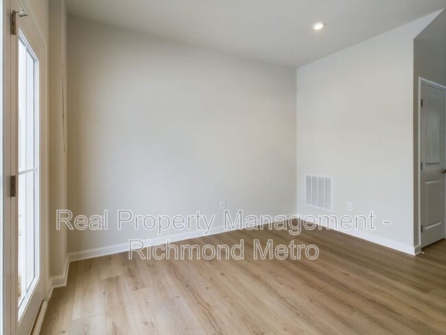 Building Photo - 2031 Turtle Pkwy