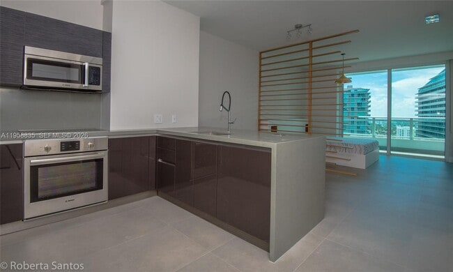 Building Photo - 1080 Brickell Ave