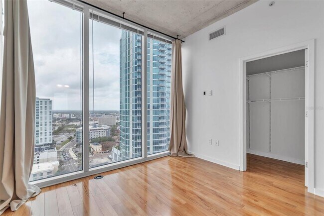 Building Photo - 777 N Ashley Dr