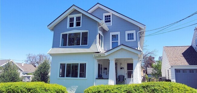 front view of property - 534 Kenwick Dr