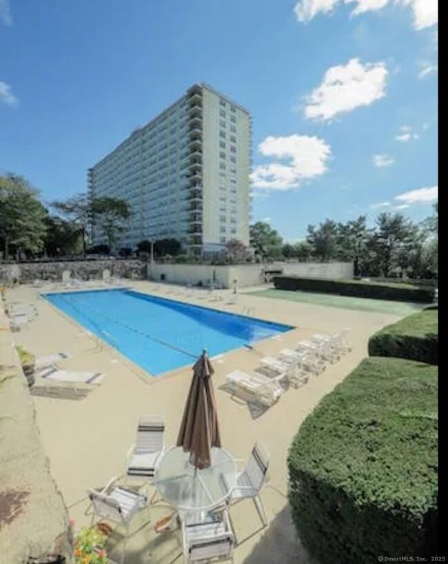 Building Photo - 2625 Park Ave