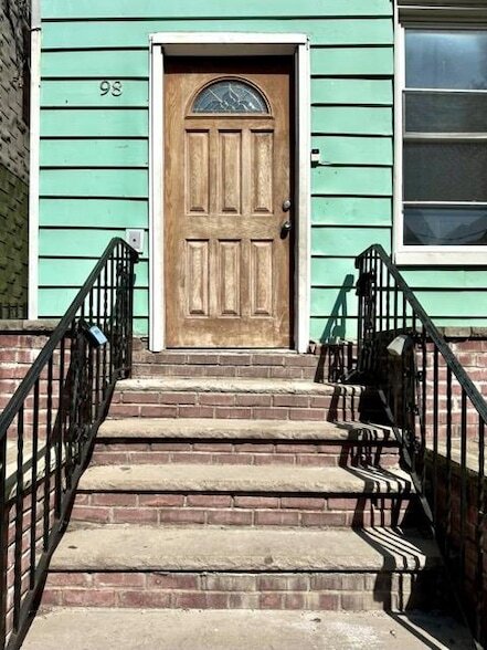 Building Photo - 98 Van Nostrand Ave