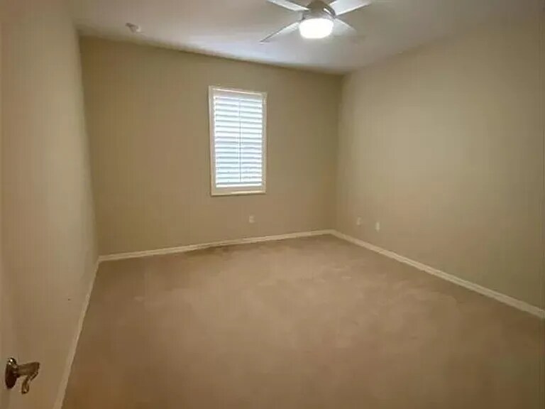 Building Photo - 11711 Izarra Way