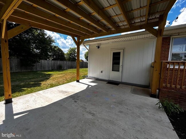 Building Photo - 112 Virginia Dr