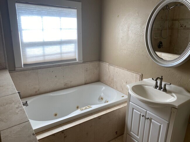 Jacuzzi Bath in Primary Bedroom - 114 Dewitt Ave