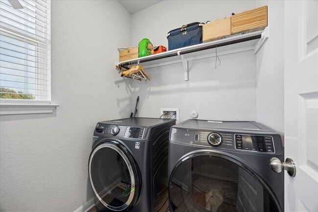 Building Photo - 8300 Augeron Dr