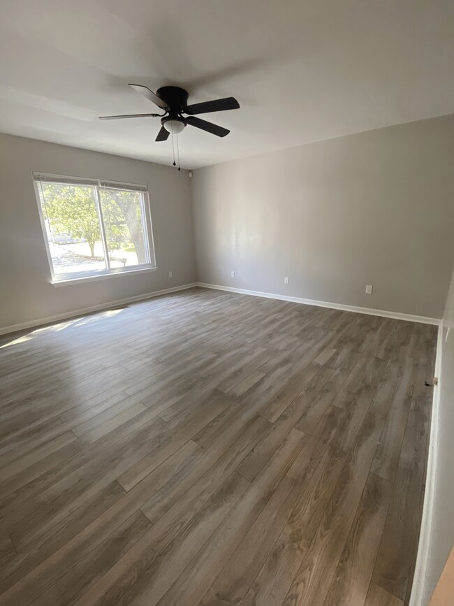 Living Room - 1723 S Seminole Dr