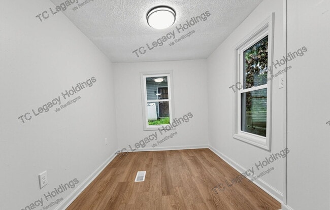 Building Photo - 1745 Fairmont Ave