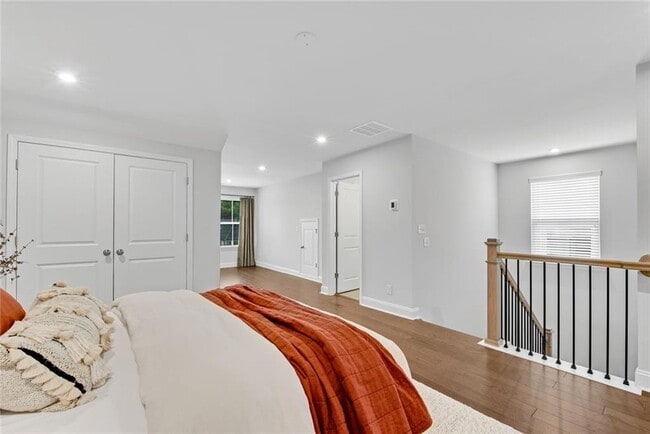 Building Photo - 400 Renwood Trl