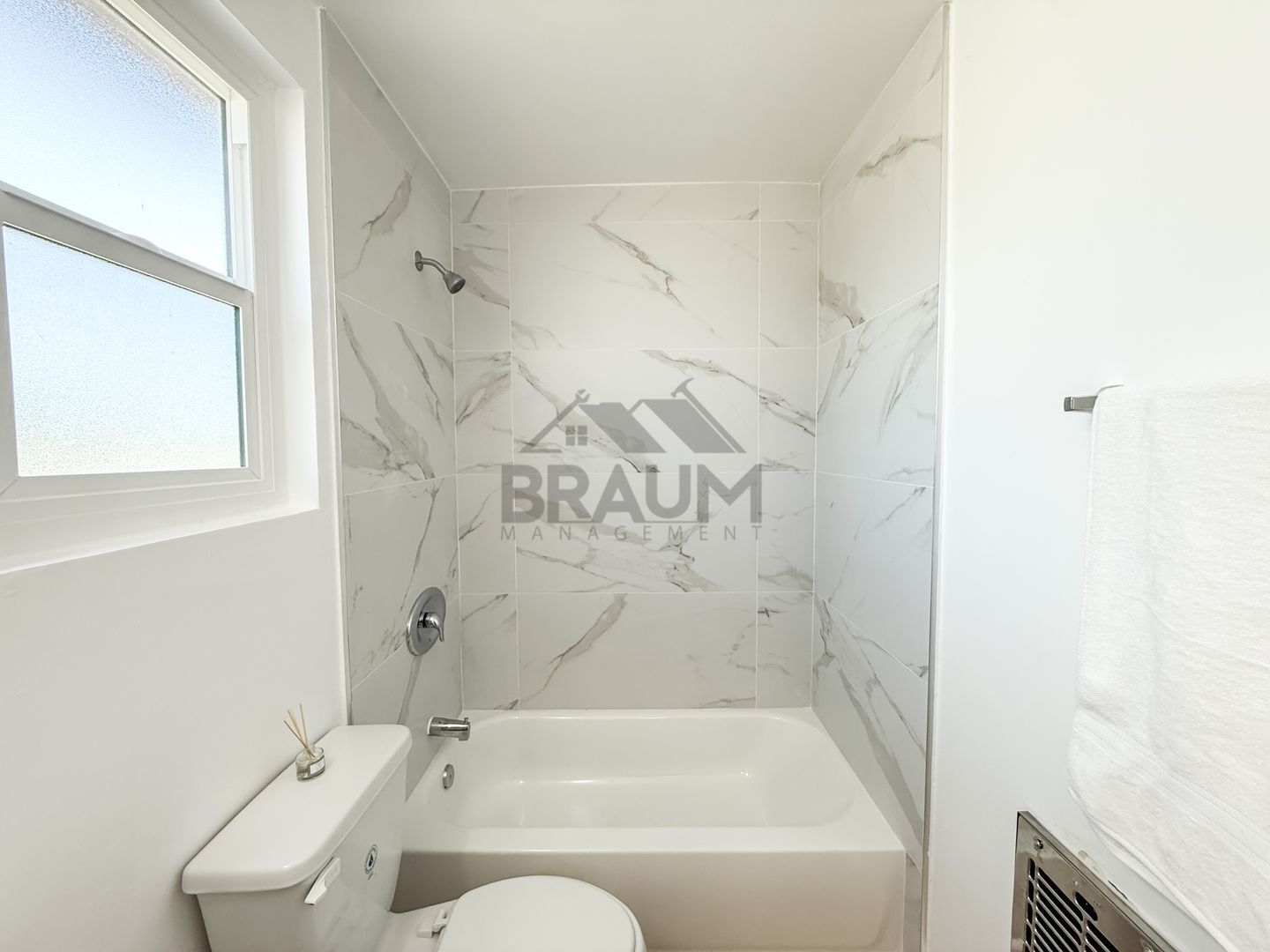 Building Photo - 19405 Haynes St