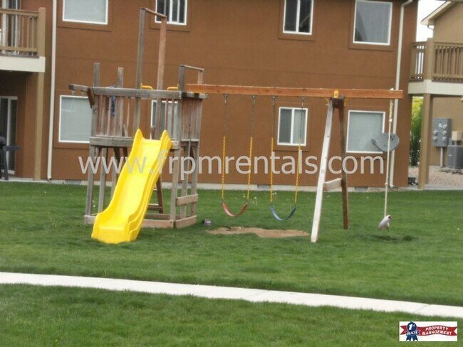 Building Photo - 872 N Bonsai Ln