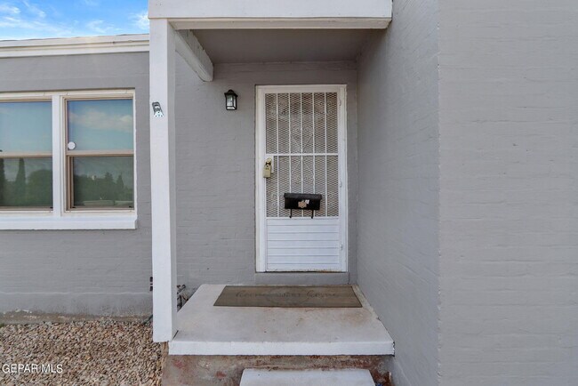 Building Photo - 2105 Happer St