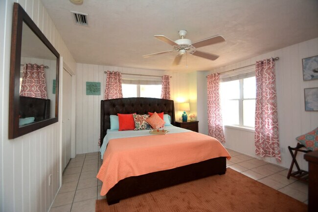 Building Photo - 62 Moody Dr