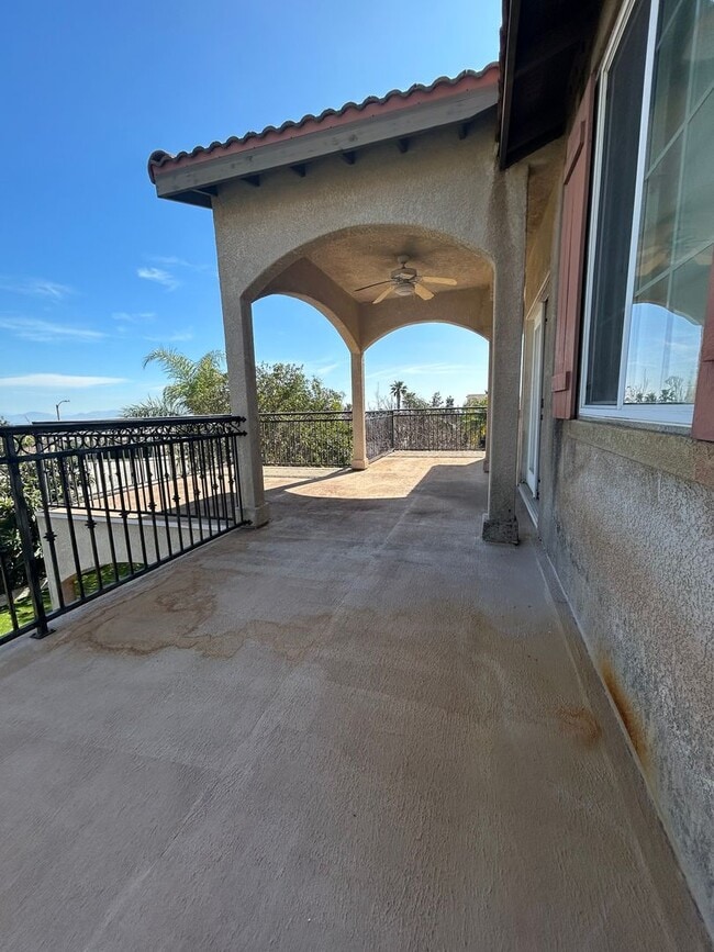 Building Photo - Spacious 5-Bedroom Home with Stunning Views