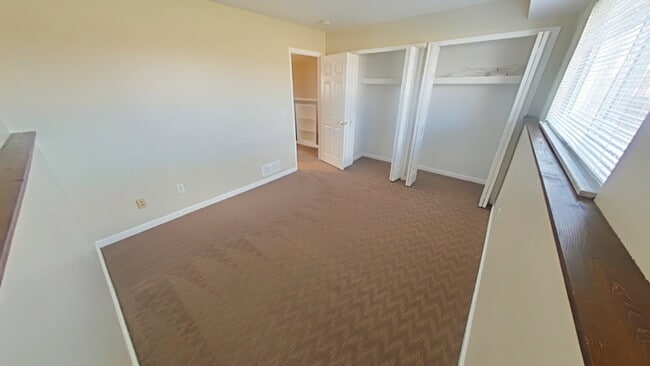 Building Photo - 12957 Canterbury Dr