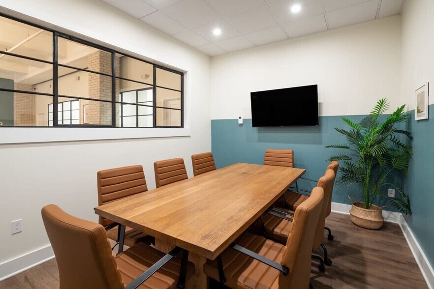 Building Photo - 150S S Independence Mall W