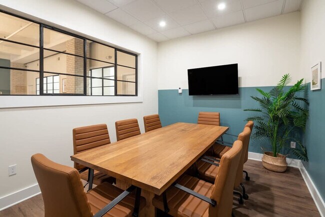 Building Photo - 150S S Independence Mall W