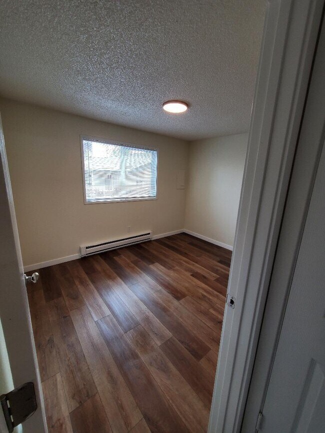 Building Photo - 9512 4th Ave W