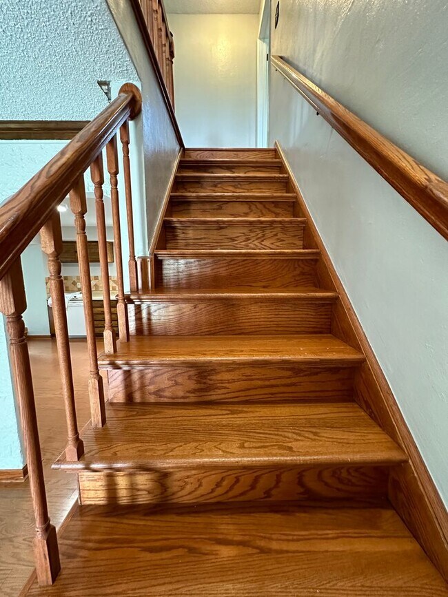 Building Photo - Pembroke Manor-4 bedroom 2.5 bath Single f...