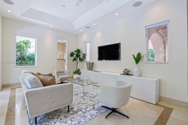 Building Photo - 541 S Mashta Dr