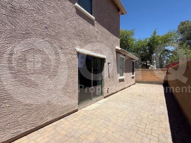 Building Photo - 3813 E Santa Fe Ln