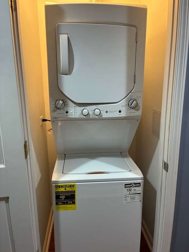 Building Photo - 7622 N Greenview Ave