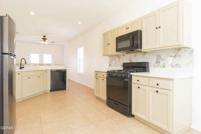 Building Photo - 14749 Sand Gate Dr