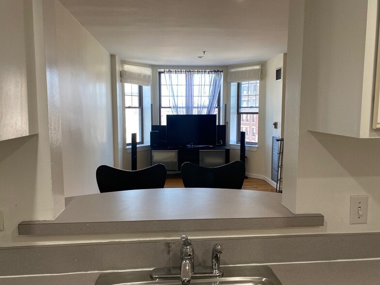 Building Photo - 534 Commonwealth Ave