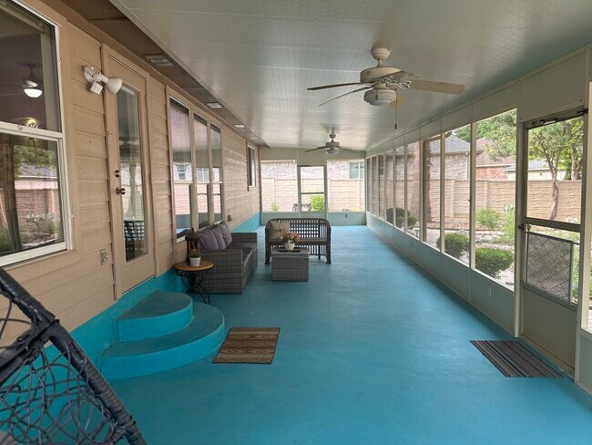 Building Photo - 1604 Canyon Oak