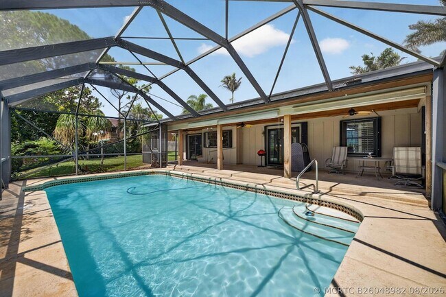 Building Photo - 1362 SW Knollwood Dr