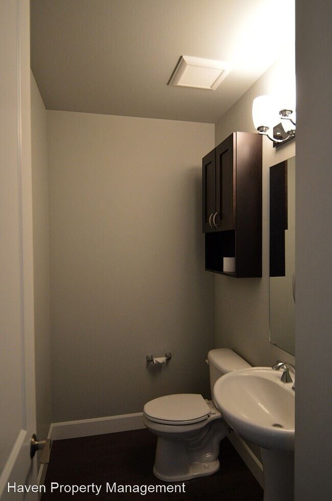 Building Photo - 1 br, 2 bath House - 5105 Grand Loop #109