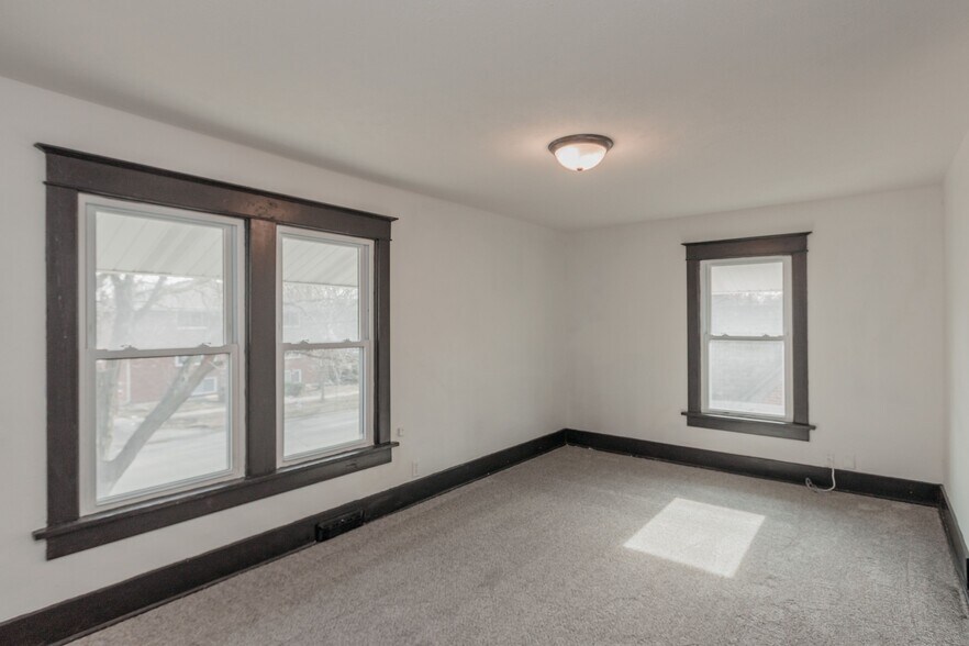 Building Photo - 819 S 10th St