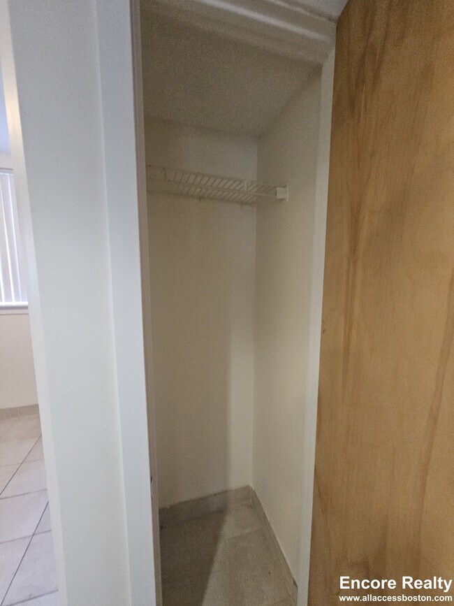 Building Photo - 150 N Beacon St