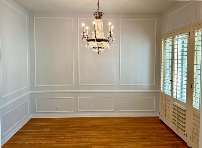 Building Photo - TRIPLEX