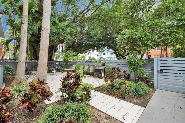 Building Photo - 740 Meridian Ave