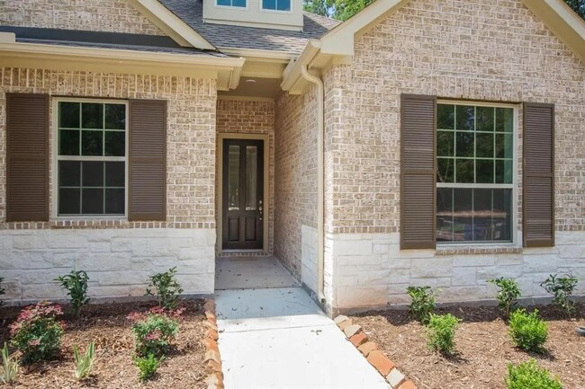 Building Photo - 347 Skyline Ridge Dr