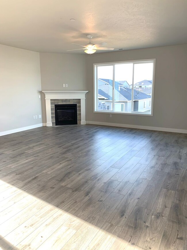 Building Photo - Tanninen New Construction 3 Bedroom 2 Bath off Dallas Rd