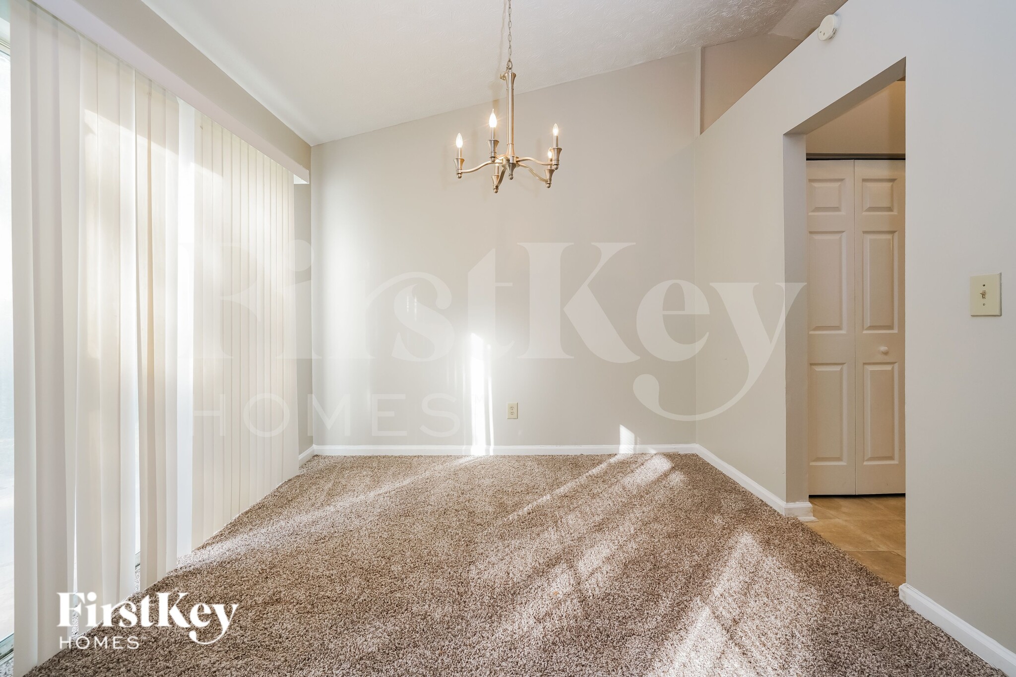 Building Photo - 248 Hickory Trail