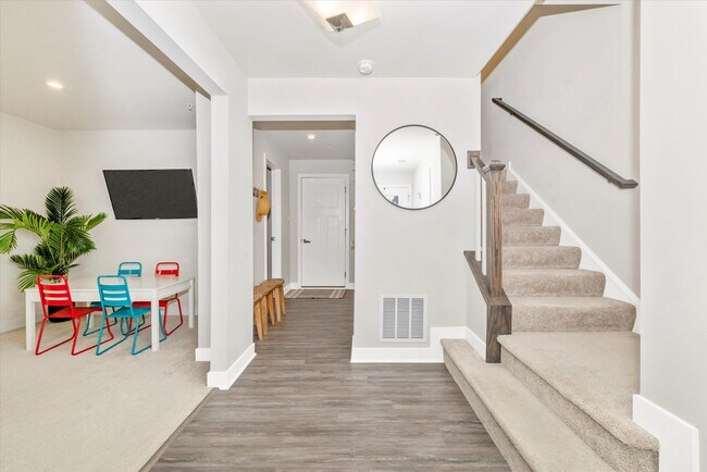 Building Photo - 5824 Pecking Stone St