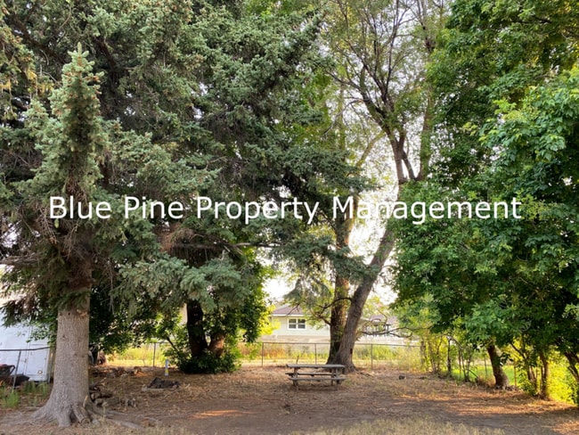 Building Photo - 150 W 2nd S