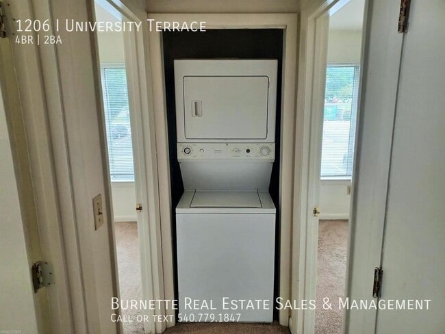 Building Photo - 1206 University Terrace