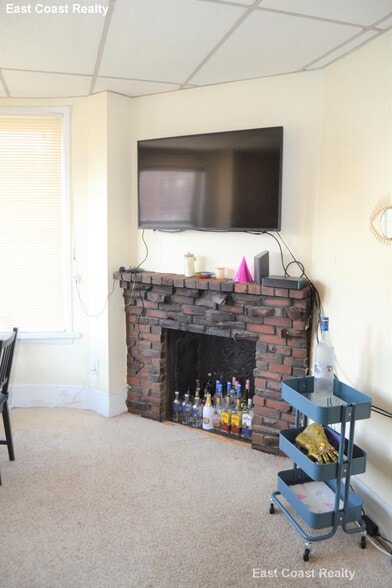 Building Photo - 879 Beacon St