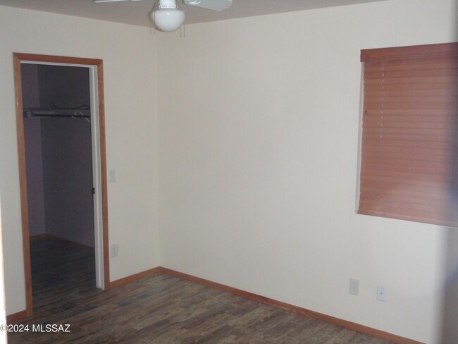 Building Photo - 38040 S Elbow Bend Dr