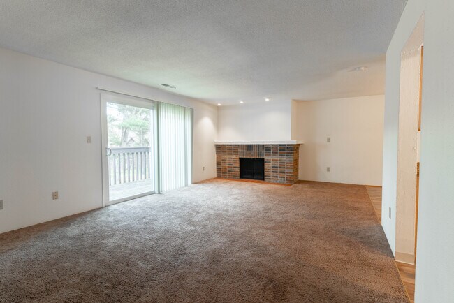Building Photo - Candlewyck Apartments