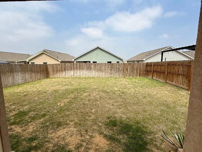 Building Photo - 5814 Doctorado Dr